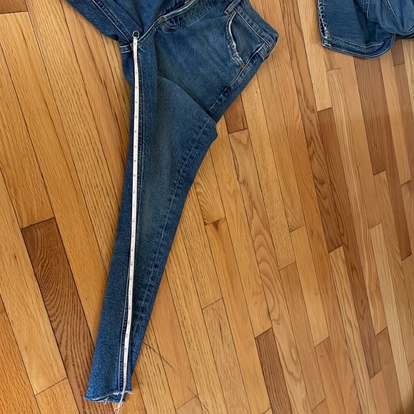 Agolde Riley Crop in Silence - Picture 9 of 10